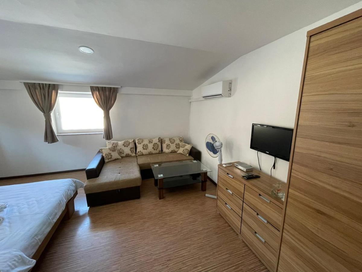 Motel "Kula" Cazin Esterno foto
