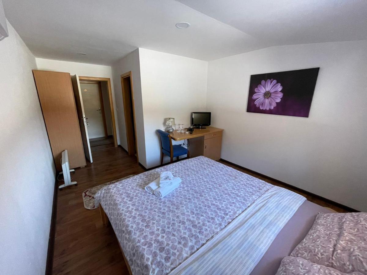 Motel "Kula" Cazin Esterno foto