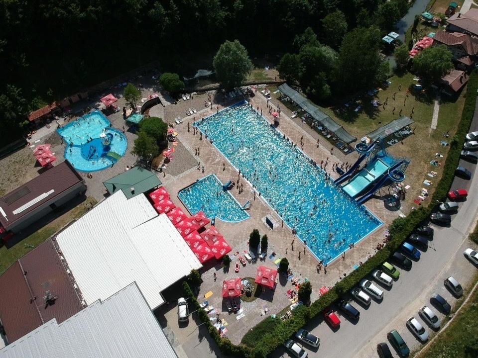Motel "Kula" Cazin Esterno foto