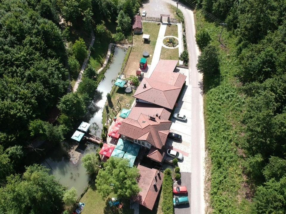 Motel "Kula" Cazin Esterno foto