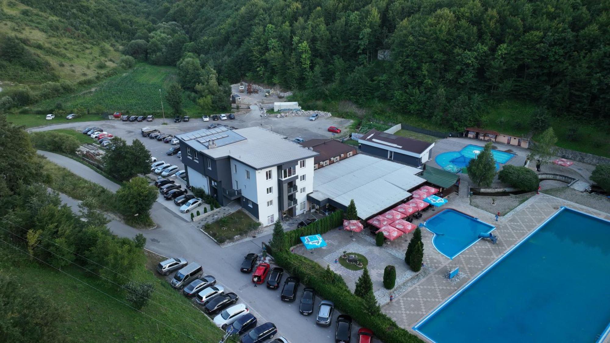 Motel "Kula" Cazin Esterno foto