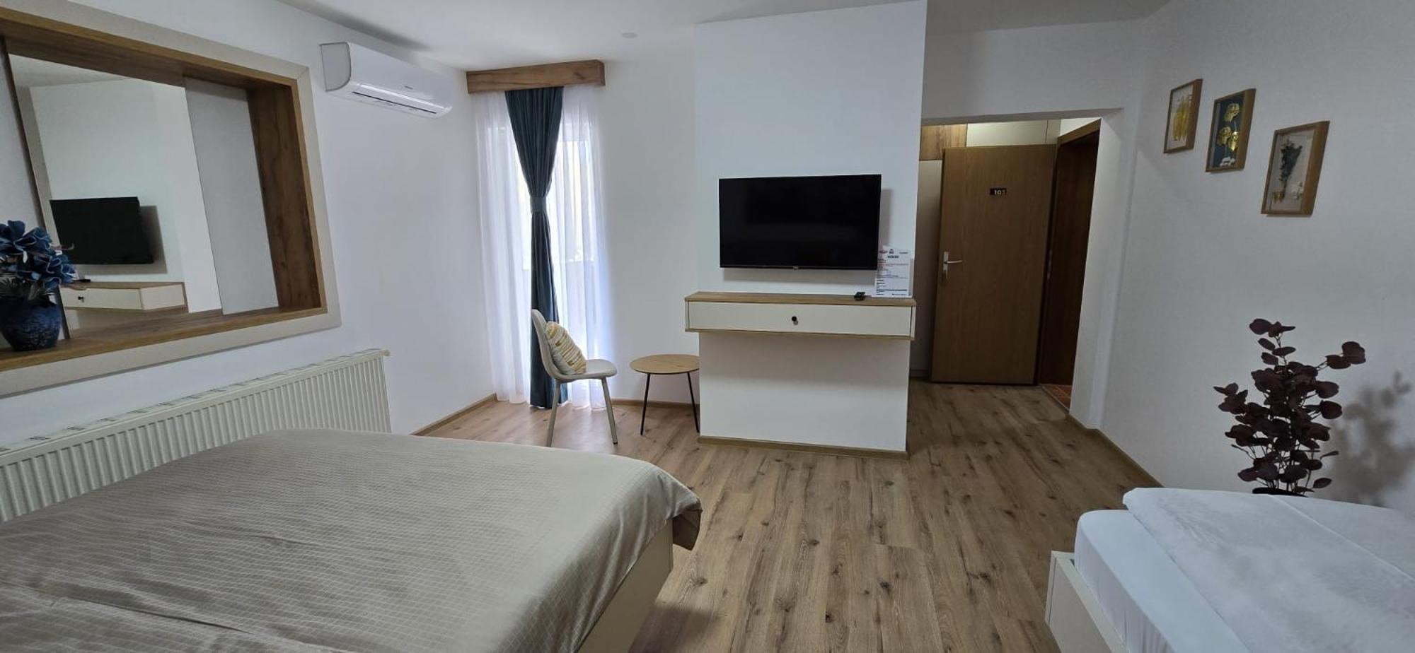 Motel "Kula" Cazin Esterno foto