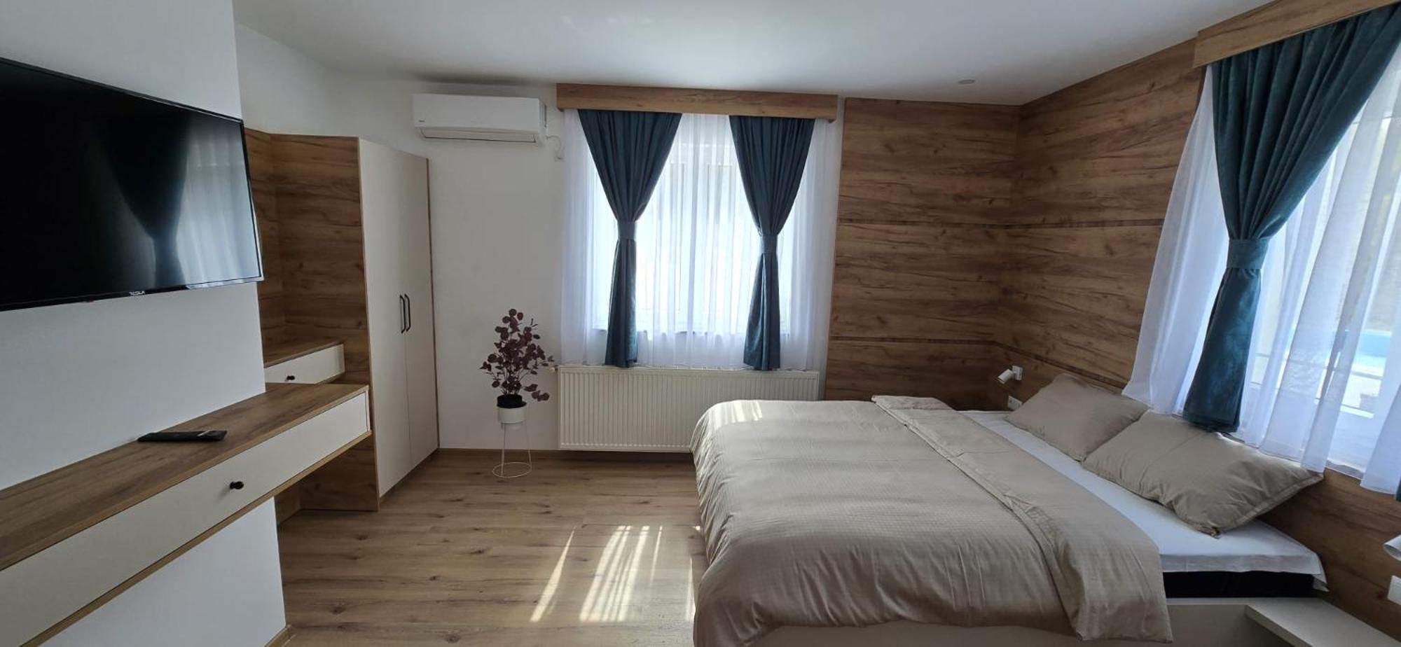 Motel "Kula" Cazin Esterno foto