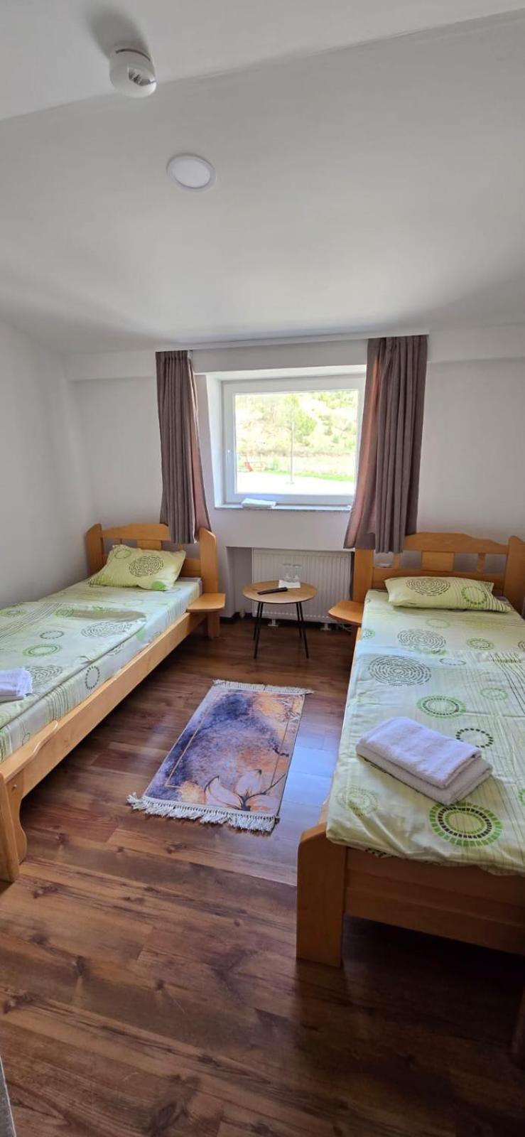 Motel "Kula" Cazin Esterno foto