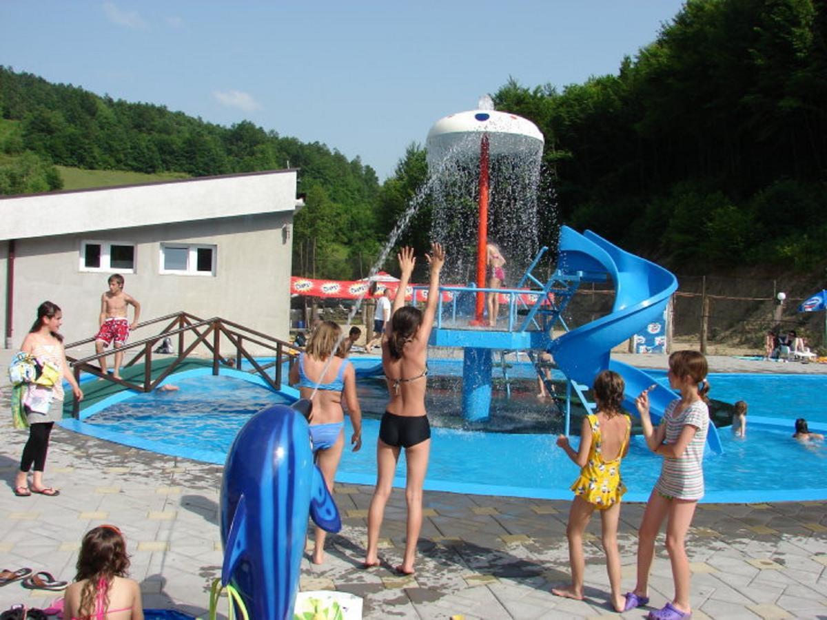Motel "Kula" Cazin Esterno foto