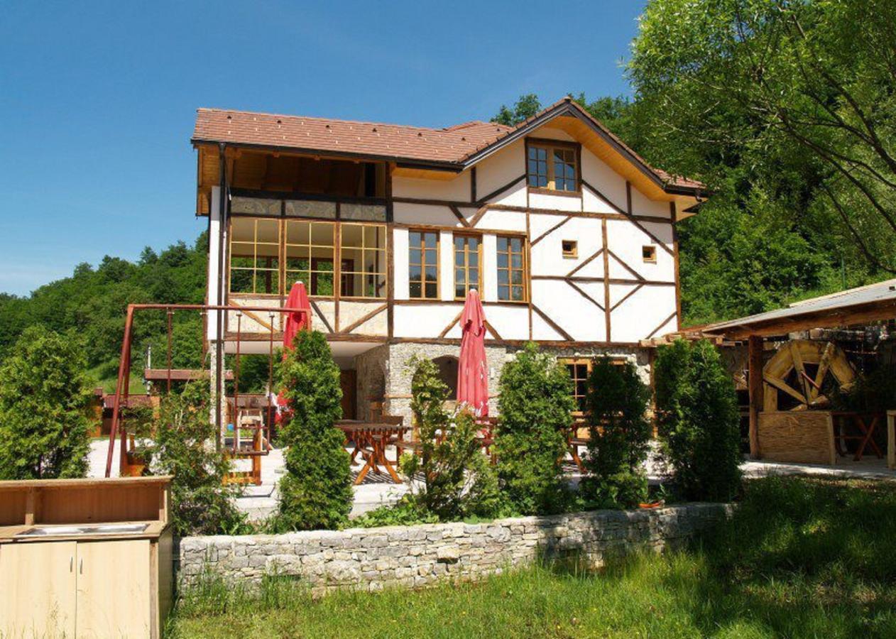 Motel "Kula" Cazin Esterno foto